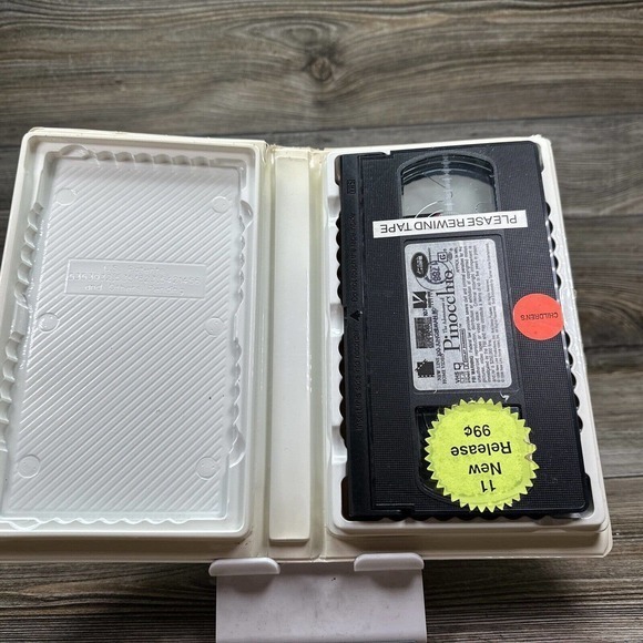 The Adventures of Pinocchio VHS tape hologram cover, Martin‎ Landau - Picture 5 of 5